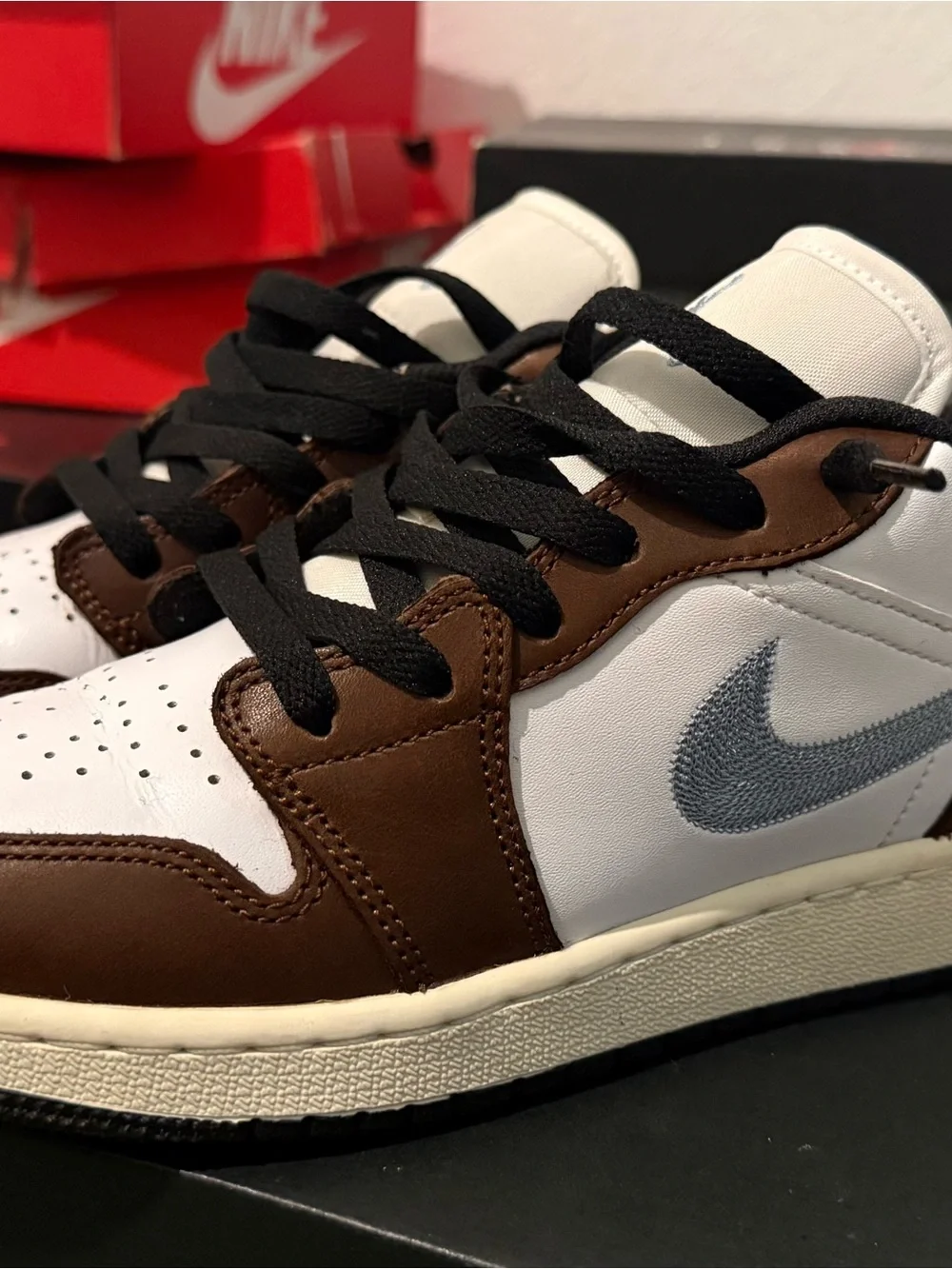 Jordan Kids Low-Top Sneakers in White, Brown & Light Blue